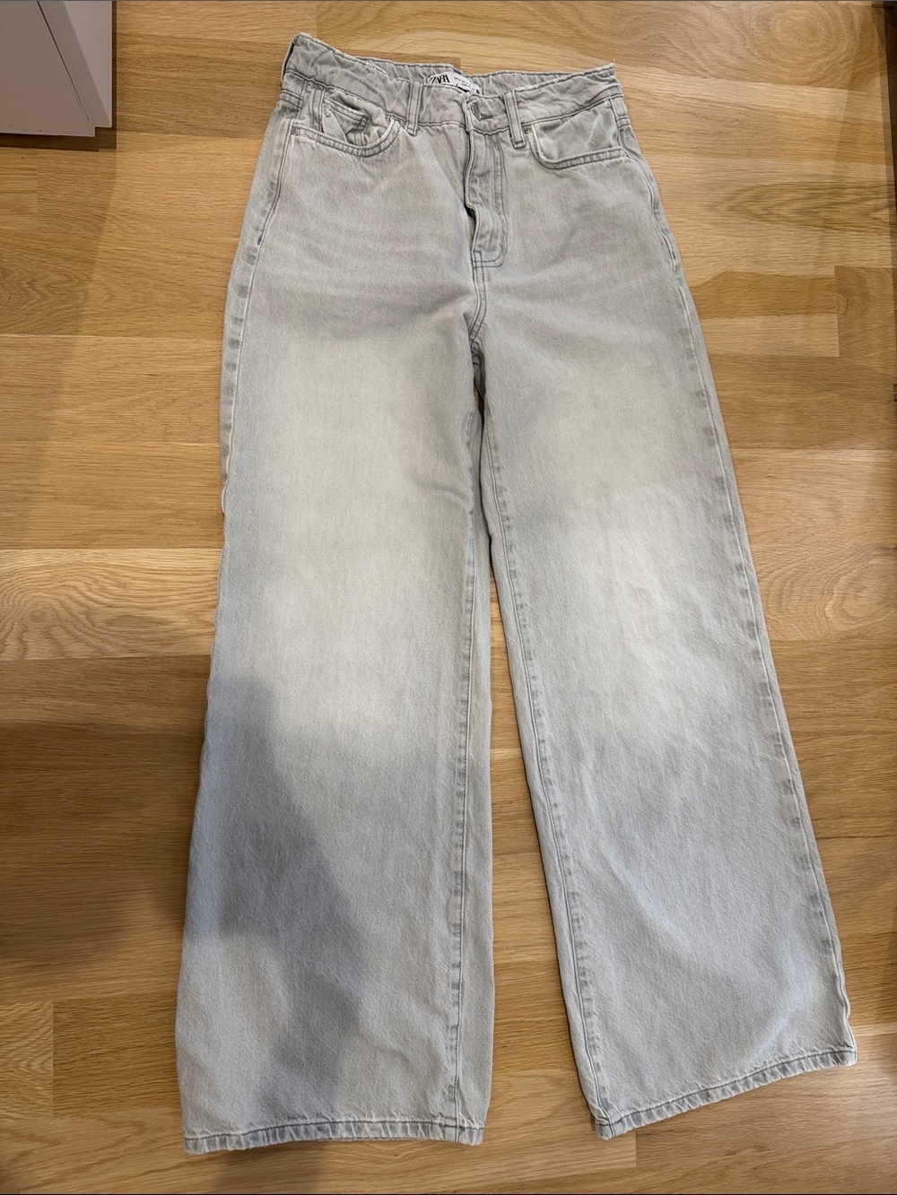 Zara Wide Leg Women's Jeans in Light Gray size 4